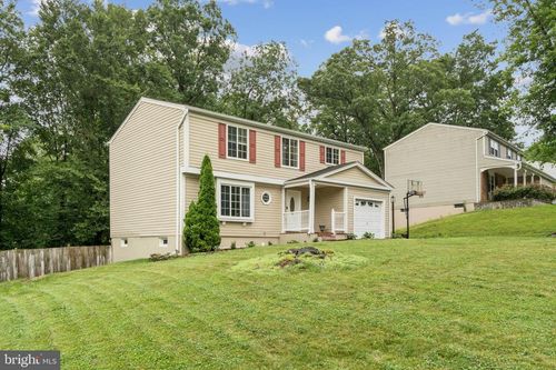 16041 Macedonia Dr, WOODBRIDGE, VA, 22191-4409 | Card Image