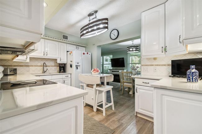 16 - 2450 Canadian Way, Condo with 2 bedrooms, 2 bathrooms and null parking in Clearwater FL | Image 4