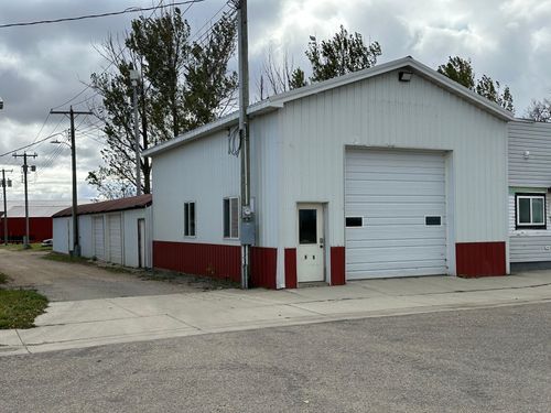 207 W Lincoln St, Hendricks, MN, 56136-9523 | Card Image