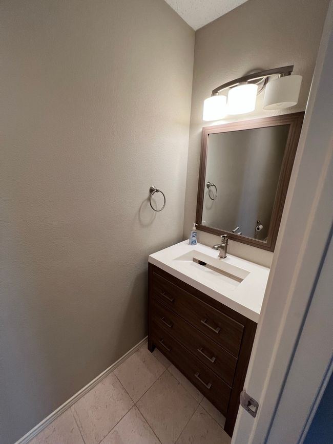 Guest Bath | Image 15