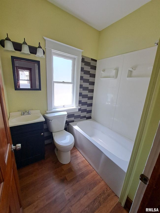 1417 S 8 Th St, House other with 2 bedrooms, 2 bathrooms and null parking in Clinton IA | Image 8