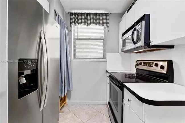 APT-432C - 5300 Ne 24 Th Ter, Condo with 2 bedrooms, 2 bathrooms and null parking in Fort Lauderdale FL | Image 6