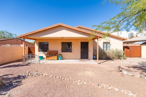 4031 E Santa Barbara Ave, Tucson, AZ, 85711-4745 | Card Image
