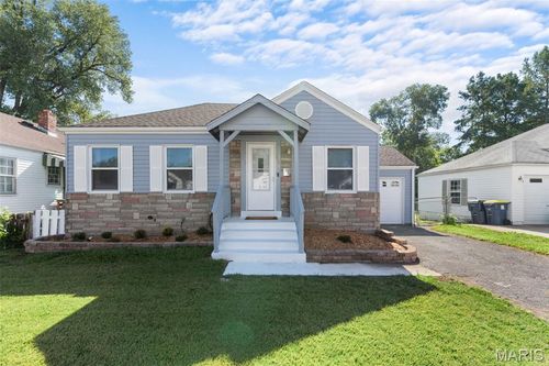 3550 Saint Joachim Ln, Saint Ann, MO, 63074-2922 | Card Image