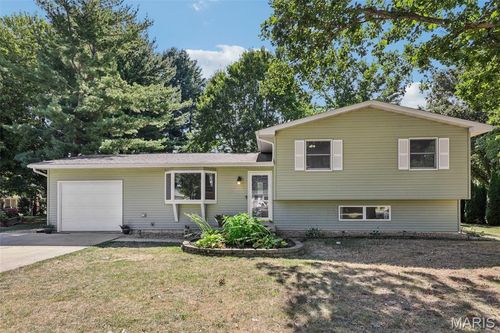 10 Willow Ct, Litchfield, IL, 62056-1777 | Card Image