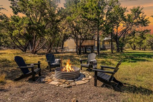 802 Lonesome Trl, Driftwood, TX, 78619-5729 | Card Image
