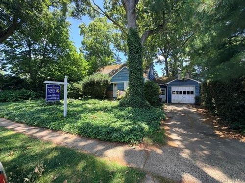 3666 Bunker Ave, Wantagh, NY, 11793-3402 | Card Image