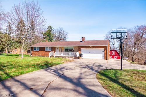 327 Briarhill St, Rittman, OH, 44270-1005 | Card Image