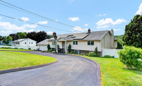 9 Marion Ct, North Haven, CT, 06473-2016 | Card Image