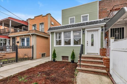 117-31 W 141st St, New York, NY, 10030-1833 | Card Image