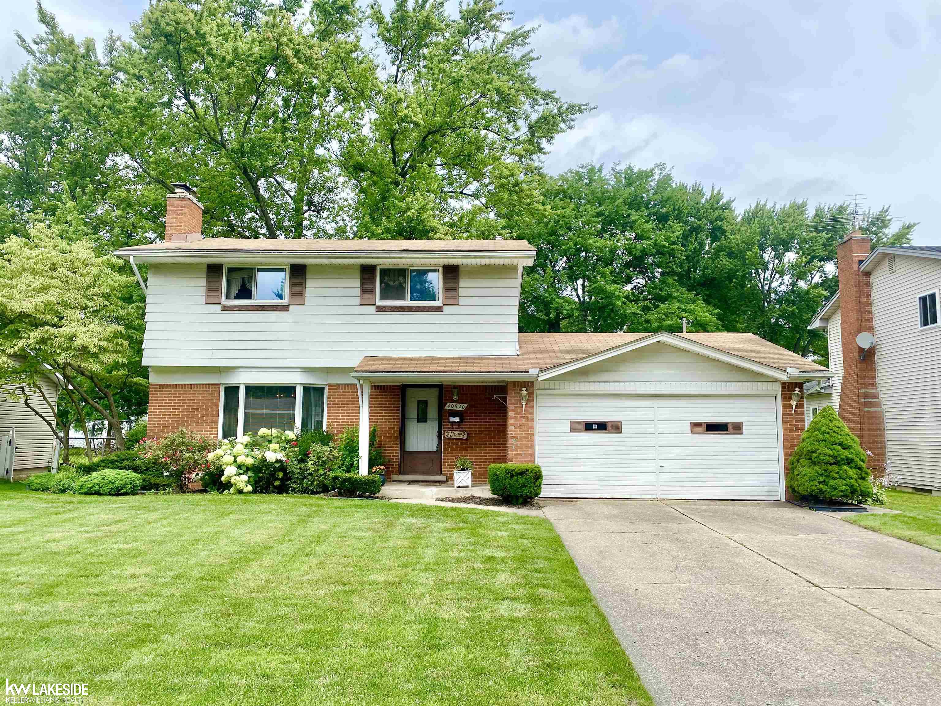 Irval Dr, Sterling Heights, MI 48313