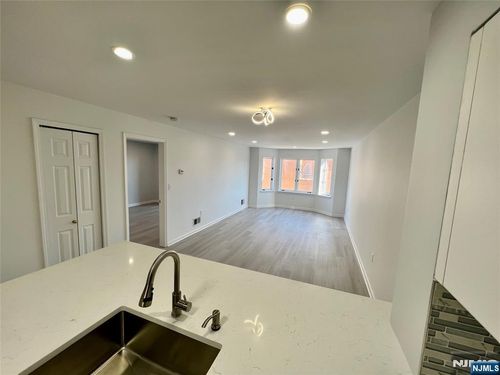 404 Williams Ct, Edgewater, NJ, 07020-1629 | Card Image