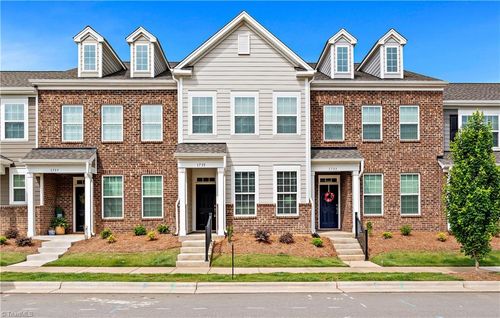 1735 Westfall St, Kernersville, NC, 27284-4214 | Card Image