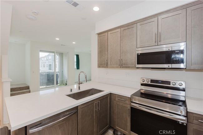 2811 Elderflower St, Townhouse with 3 bedrooms, 3 bathrooms and 2 parking in Spring Valley CA | Image 23