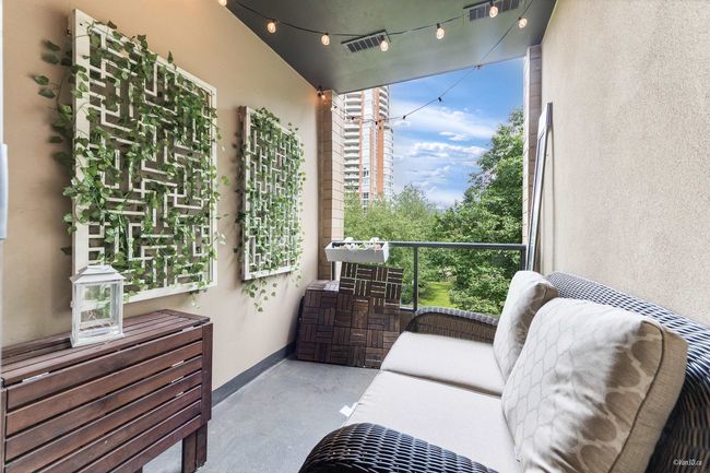 407 - 7388 Sandborne Ave, Condo with 2 bedrooms, 2 bathrooms and 1 parking in Burnaby BC | Image 4
