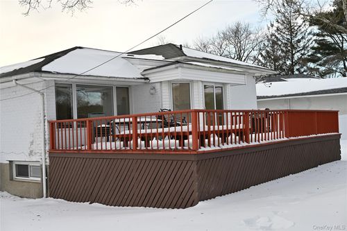 16 Middle Ln, Jericho, NY, 11753-2236 | Card Image