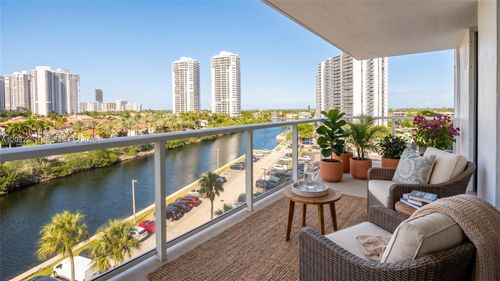 701-3701 N Country Club Dr, Aventura, FL, 33180-1718 | Card Image