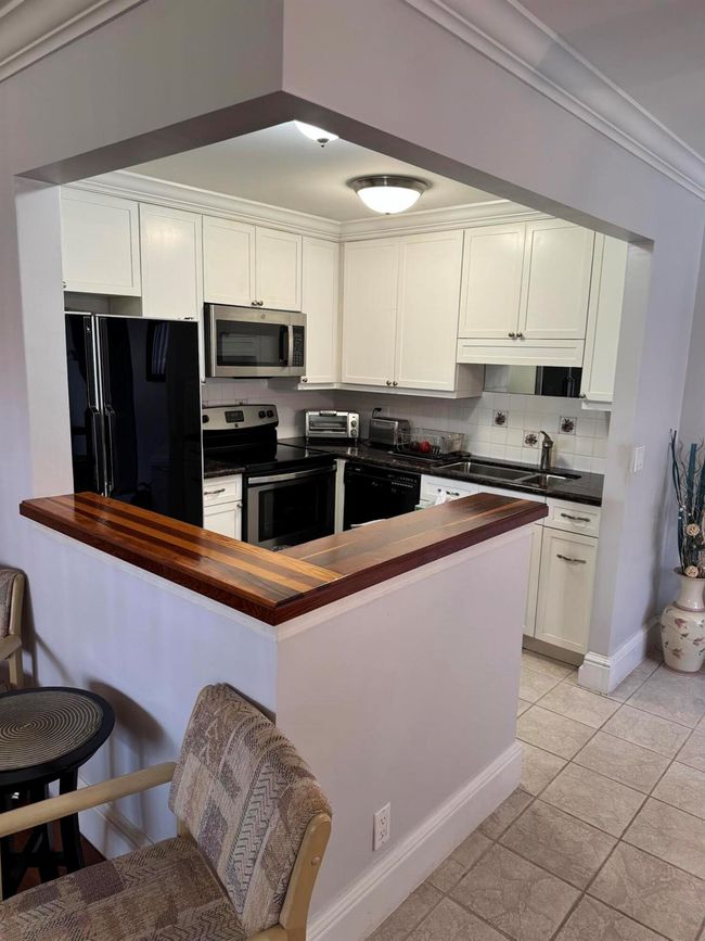 494 Saxony K, Condo with 1 bedrooms, 2 bathrooms and null parking in Delray Beach FL | Image 5