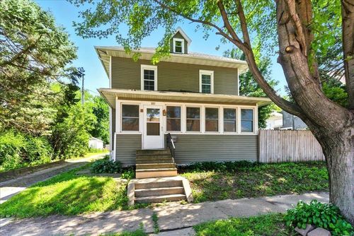 322 W 8th St, Cedar Falls, IA, 50613-2960 | Card Image