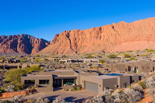 864 N Sihu Way, Ivins, UT, 84738-5402 | Card Image