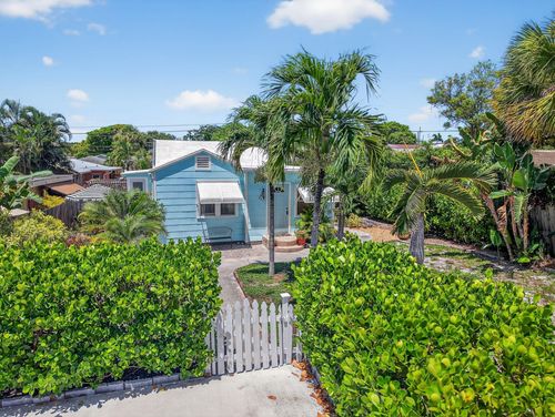 927 Mcintosh St, West Palm Beach, FL, 33405-3011 | Card Image