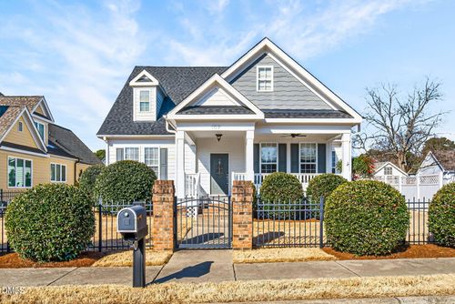 107 N Ellington St, Apex, NC, 27502-1733 | Card Image