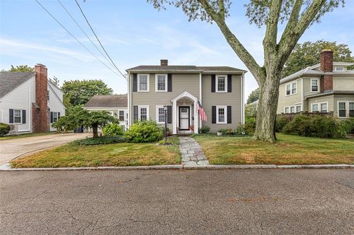 21 Woburn Rd, Rumford, RI, 02916-2818 | Card Image