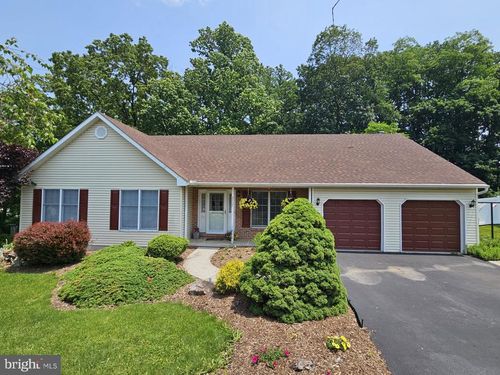 2707 Beacon Dr, Reading, PA, 19608-1798 | Card Image