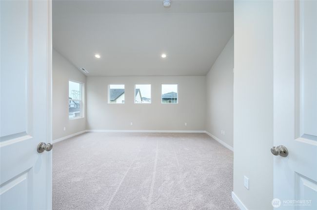 Images are representative of the floor plan and may vary by location and selected finishes. | Image 18