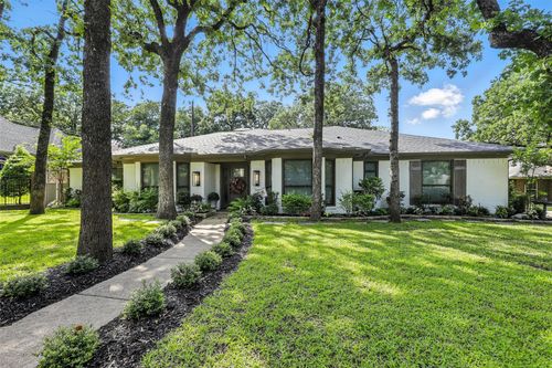 116 Meandering Ln, Burleson, TX, 76028-3313 | Card Image