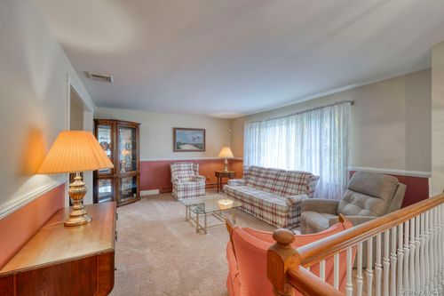 23 Maureen Dr, Middletown, NY, 10940-6675 | Card Image