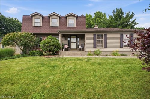 3218 Hummingbird Hill Dr, Poland, OH, 44514-2803 | Card Image
