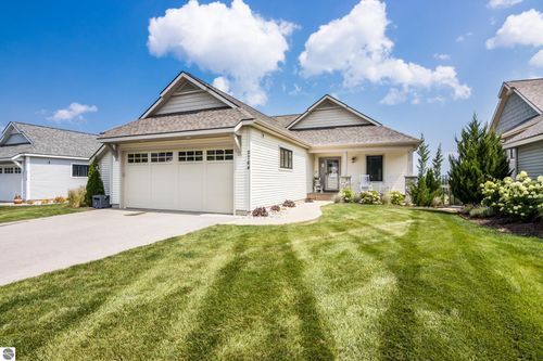 2764 W Crown Dr, Traverse City, MI, 49685-6719 | Card Image