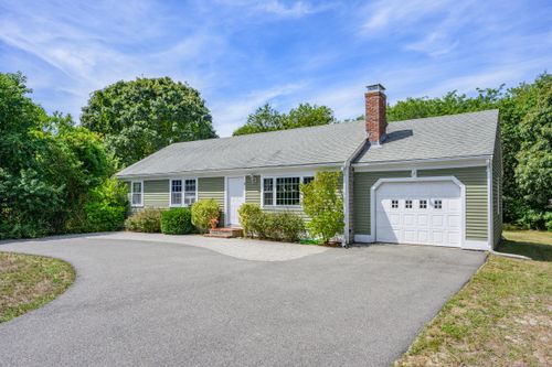 8 Hofe Rd, Orleans, MA, 02653-3018 | Card Image