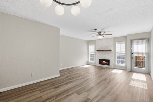 7429 Kingswood Dr, Fort Worth, TX, 76133 | Card Image