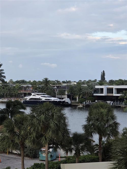 apt-403-20191 E Country Club Dr, Aventura, FL, 33180-3447 | Card Image