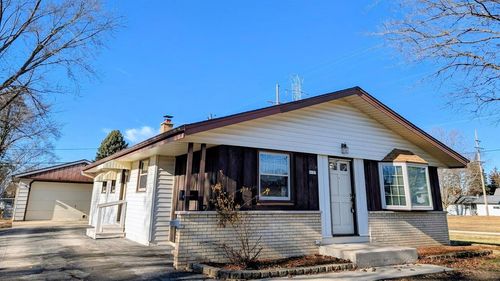 4127 S 89th Street, Greenfield, WI, 53228 | Card Image