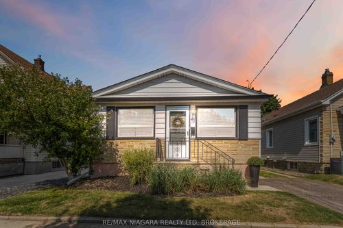 {{alt}} | Card Image