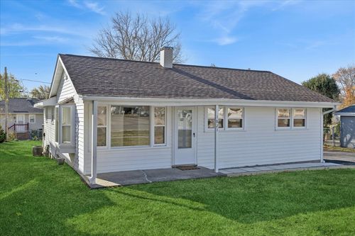 821 Oakwood Dr, Round Lake Beach, IL, 60073-1680 | Card Image