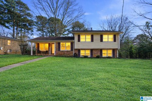 1629 Magnolia St, GARDENDALE, AL, 35071-2391 | Card Image