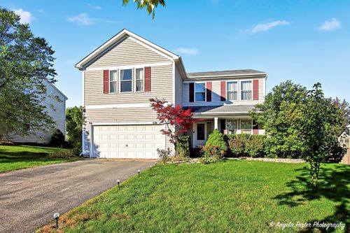 336 Hawthorn Ln, Antioch, IL, 60002-8919 | Card Image