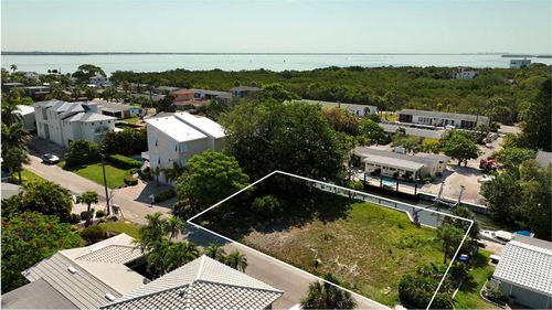 656 Tarawitt Dr, LONGBOAT KEY, FL, 34228-1820 | Card Image