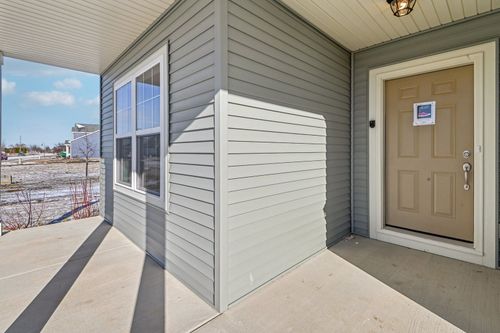 300 N Aspen Dr, Cortland, IL, 60112-4219 | Card Image