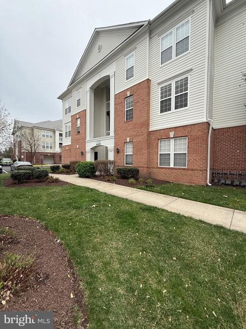 unit-202-42480 Rockrose Sq, BRAMBLETON, VA, 20148-4813 | Card Image