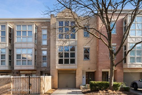2331 Wayne Ave, Chicago, IL, 60614-3118 | Card Image