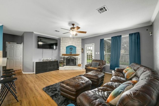 118 Floating Leaf Dr, House other with 7 bedrooms, 4 bathrooms and 4 parking in Hutto TX | Image 5