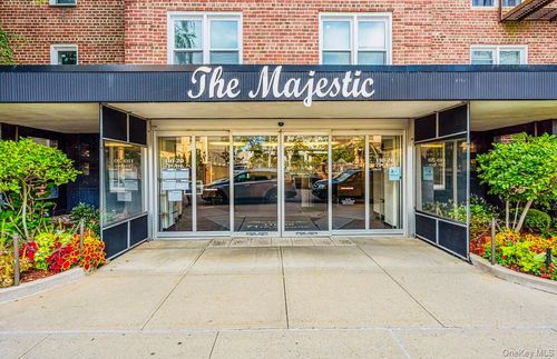 apt-416-110-20 71st Ave, Forest Hills, NY, 11375-4547 | Card Image