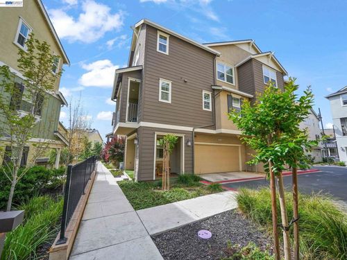7045 Coombsville Loop, Dublin, CA, 94568-4732 | Card Image