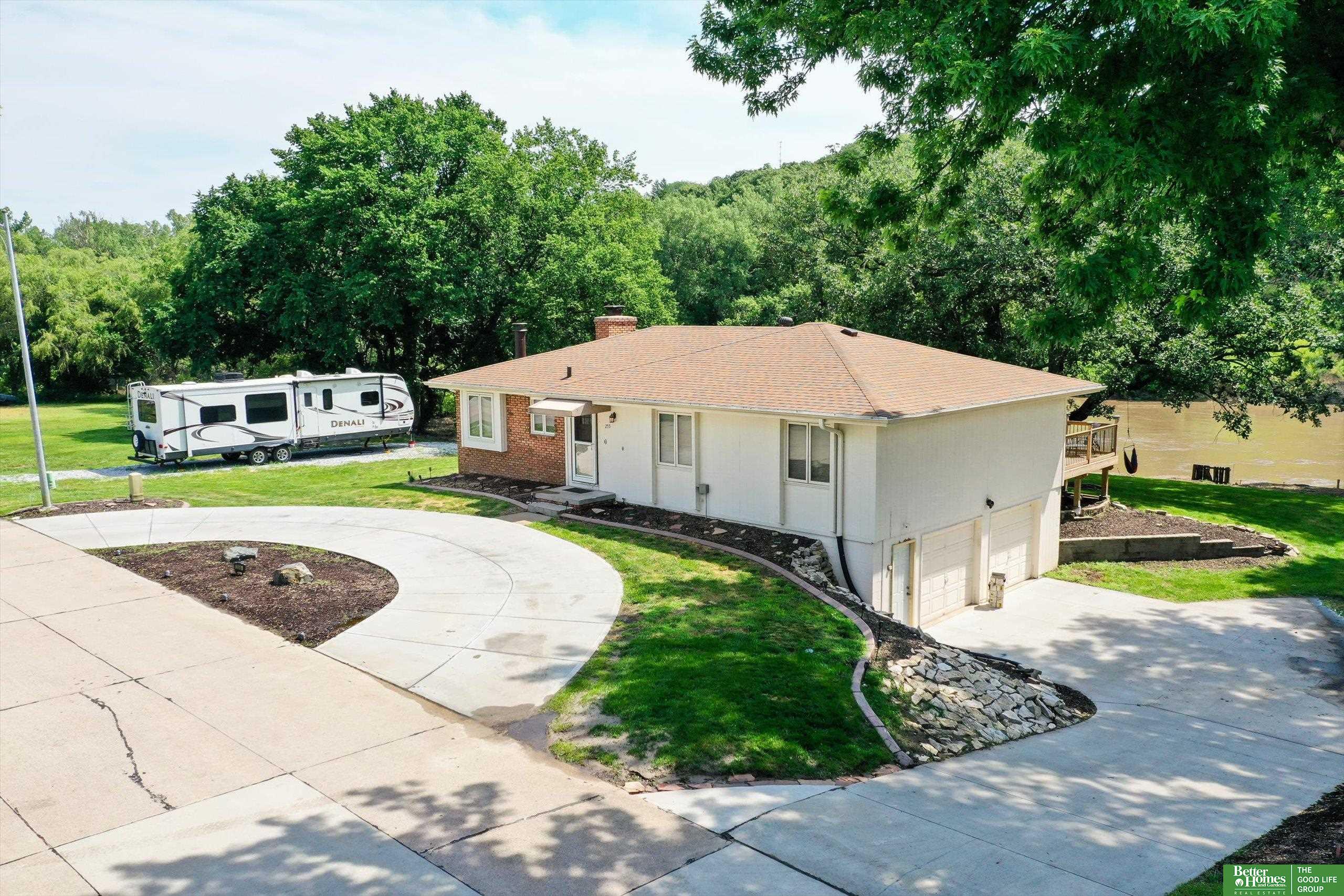 Riverside Dr, Waterloo, NE 68069