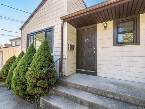 47 Marwood Rd N, Port Washington, NY, 11050-1467 | Card Image